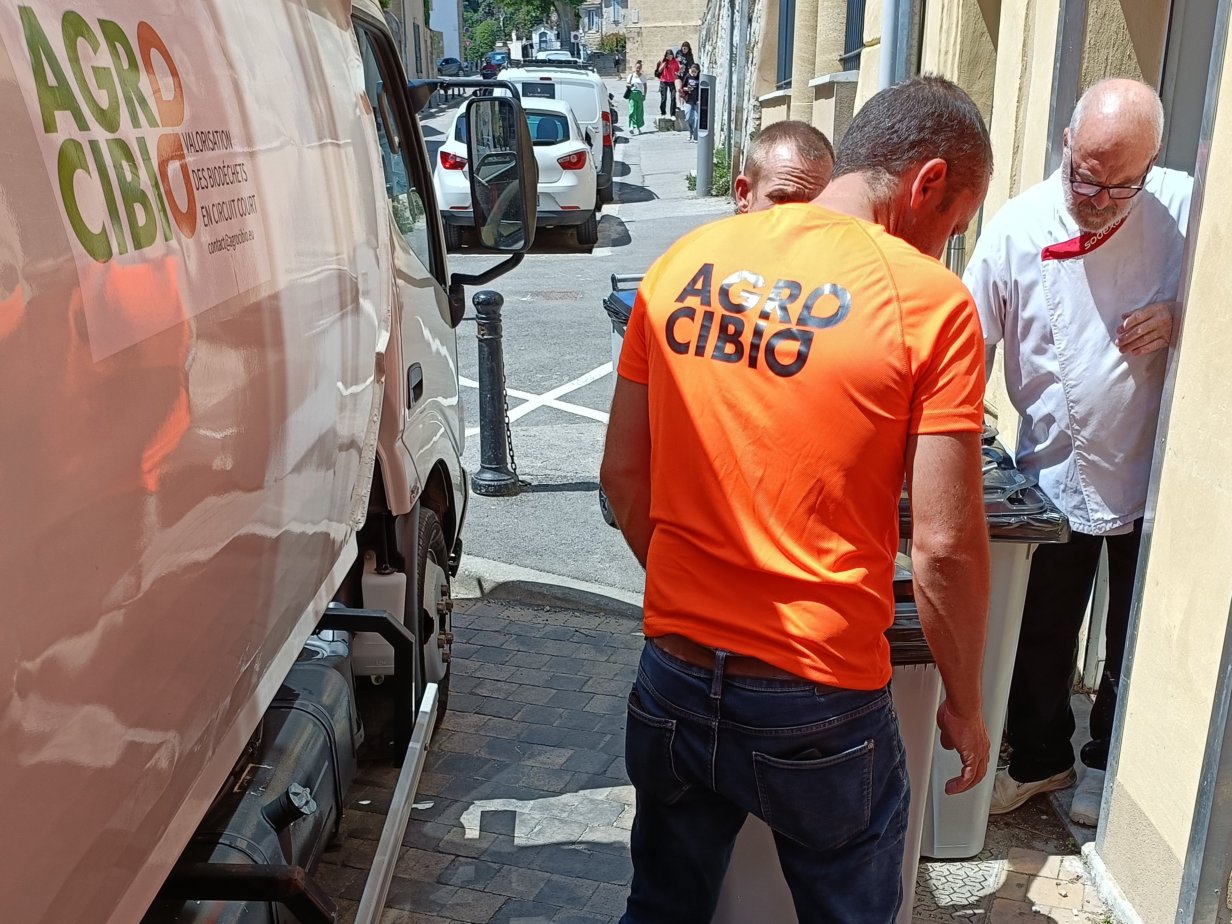 Collecte déchets alimentaires cuisine professionnelle (service3.jpg)